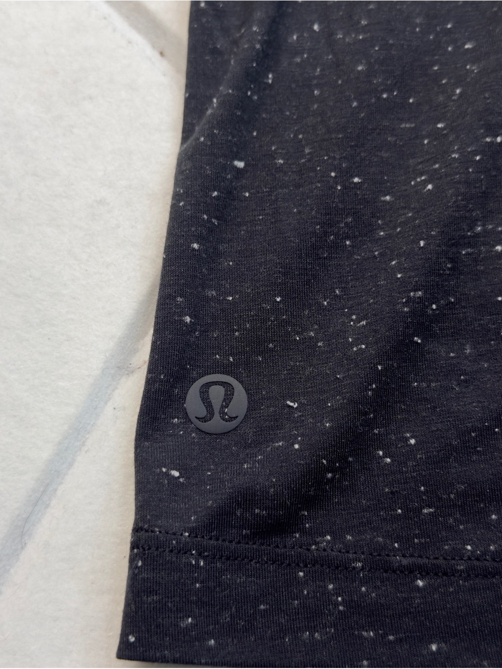 Lululemon Speckled Charcoal Black Crewneck T-Shirt Size 6 Lyocell Blend - Picture 7 of 9
